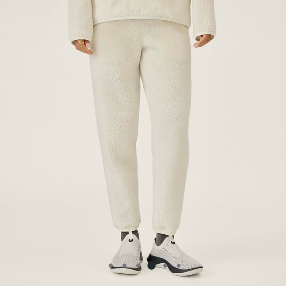 2 piece super cozy fluff fleece sweater and joggers Brand new, Medium - Picture 5 of 11